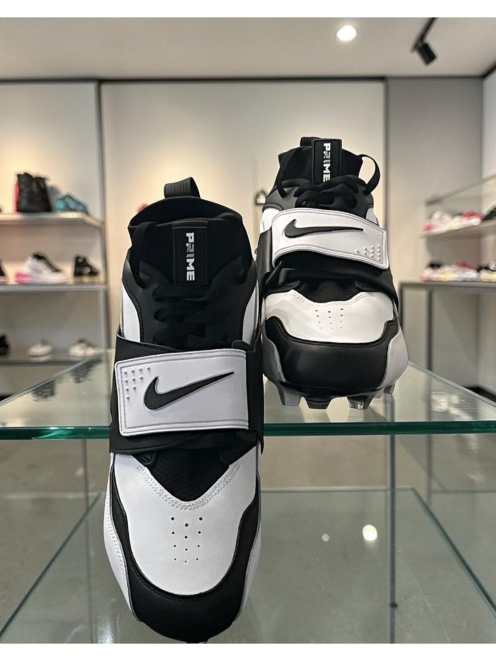 Nike Diamond Turf 93 TD White & Black Prime Football Cleats Size 10 HF5298-101